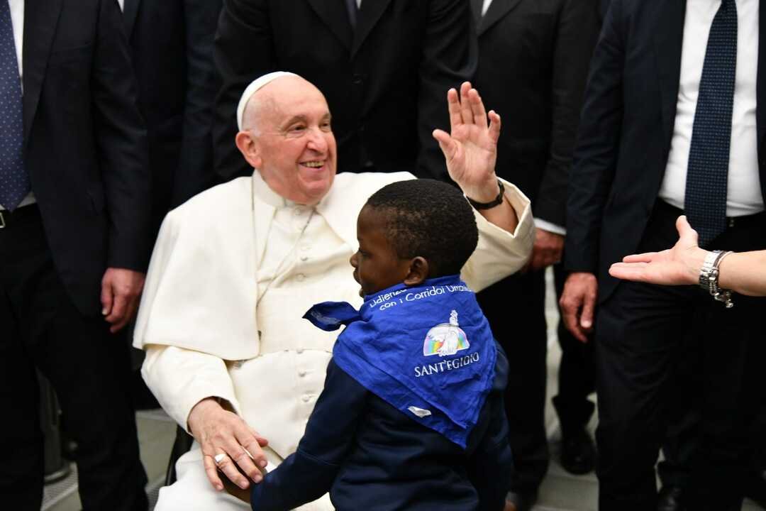 santegidionews's tweet photo. 21 aprile 2025 - 21 aprile 2026. Nel primo anniversario della morte di papa Francesco, il ricordo di un papa e un pastore che tanto ha parlato al cuore della Chiesa e del mondo, ripercorrendo alcuni momenti con la Comunità. https://t.co/dyHzWFTTcF https://t.co/K20uFOmZ0D