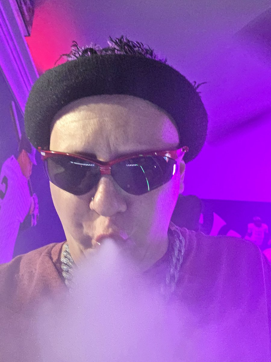 Foxwarriorgam's tweet image. Happy 4/20 It Is My Brithday Week And Happy Weed Day  Time To Get High From The Legend One And Only G.6. Mindset President Fox No One Can Beat Me Or O.G. Granny At Smokeing Weed hahaha GOD DID G.6. 😀😀😀💚💚💚😀😀😀#Happy #Weed #PositiveVibes