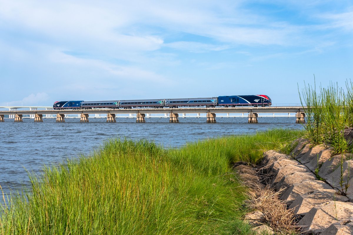 Amtrak tweet media