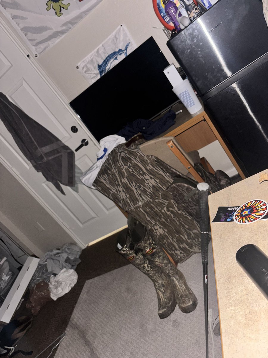 PeterPaulson69's tweet image. Peter going on his first Turkey hunt in am, wish me luck. Gonna go get a thunder chicken before the morning crew wakes up. #rolltide