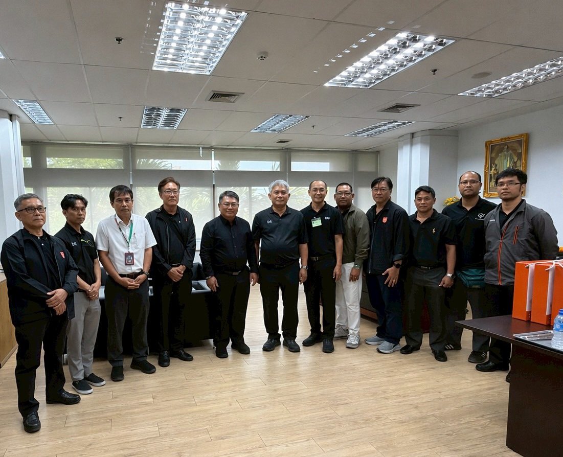 mea_news's tweet photo. MEA ร่วมแสดงความยินดี เนื่องในโอกาสเข้ารับตำแหน่งรองผู้อำนวยการสำนักการโยธา
อ่านเพิ่มเติม คลิก: https://t.co/Q9IYc4kVUn
#MEA #การไฟฟ้านครหลวง #พลังงานเพื่อวิถีชีวิตเมืองมหานคร #สำนักการโยธา #MEAStakeholder https://t.co/InYHLA7ewq