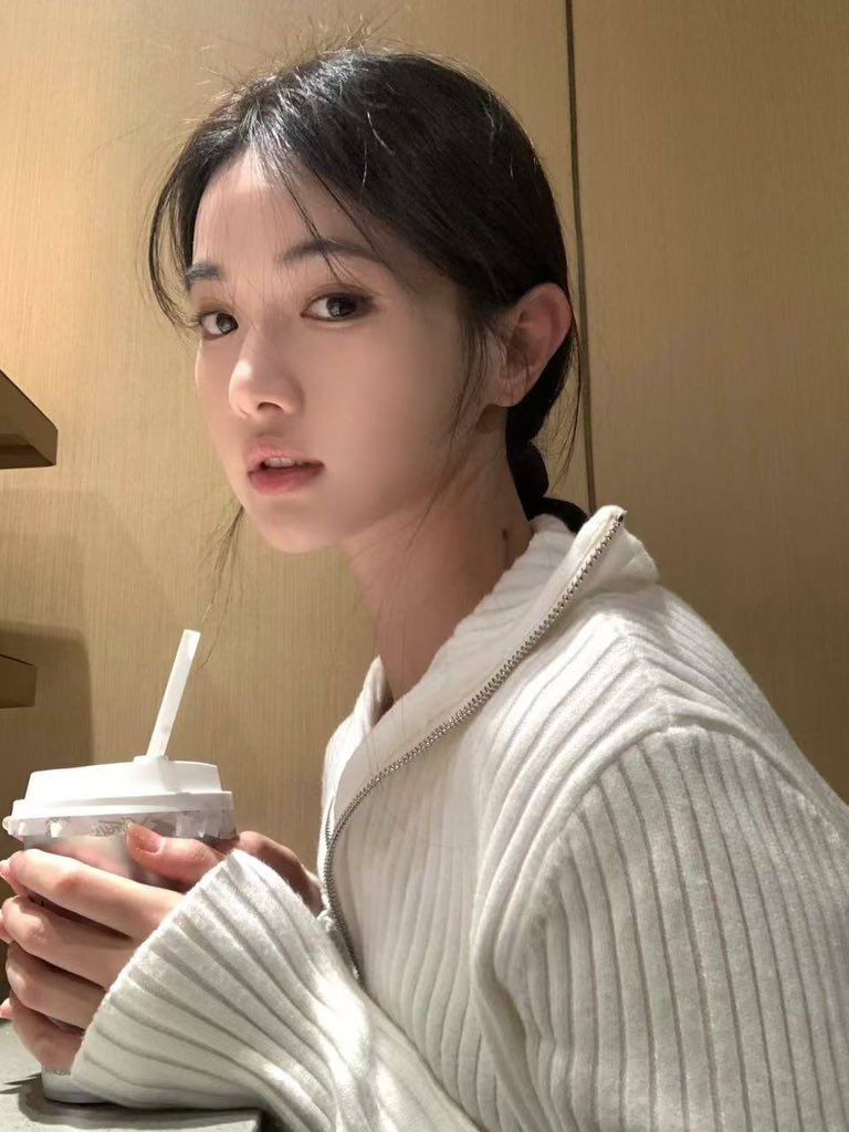 kelinMote's tweet photo. 宝贝，我好想骑在你身上，看着你眼睛慢慢失控… 今晚实现吗？ https://t.co/8PoRR9qkjN