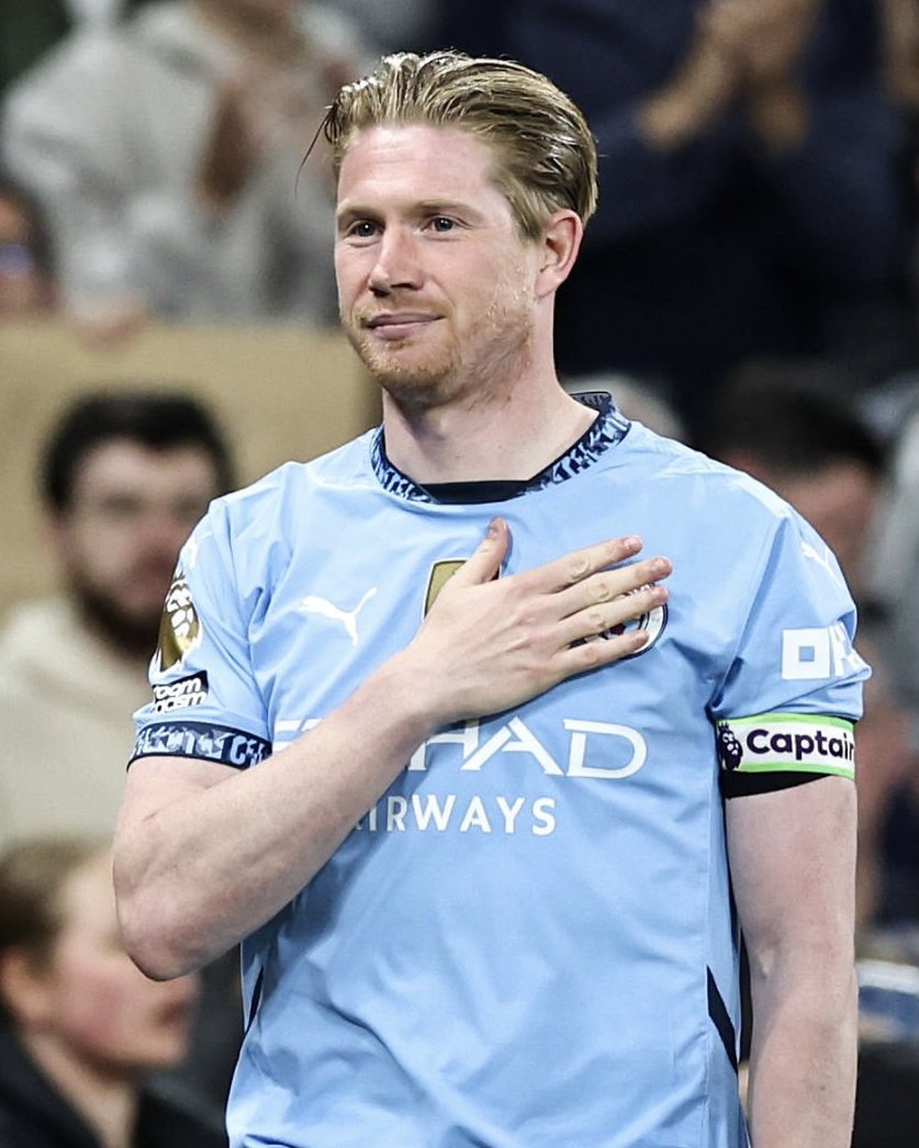 𝐄𝐉 tweet media