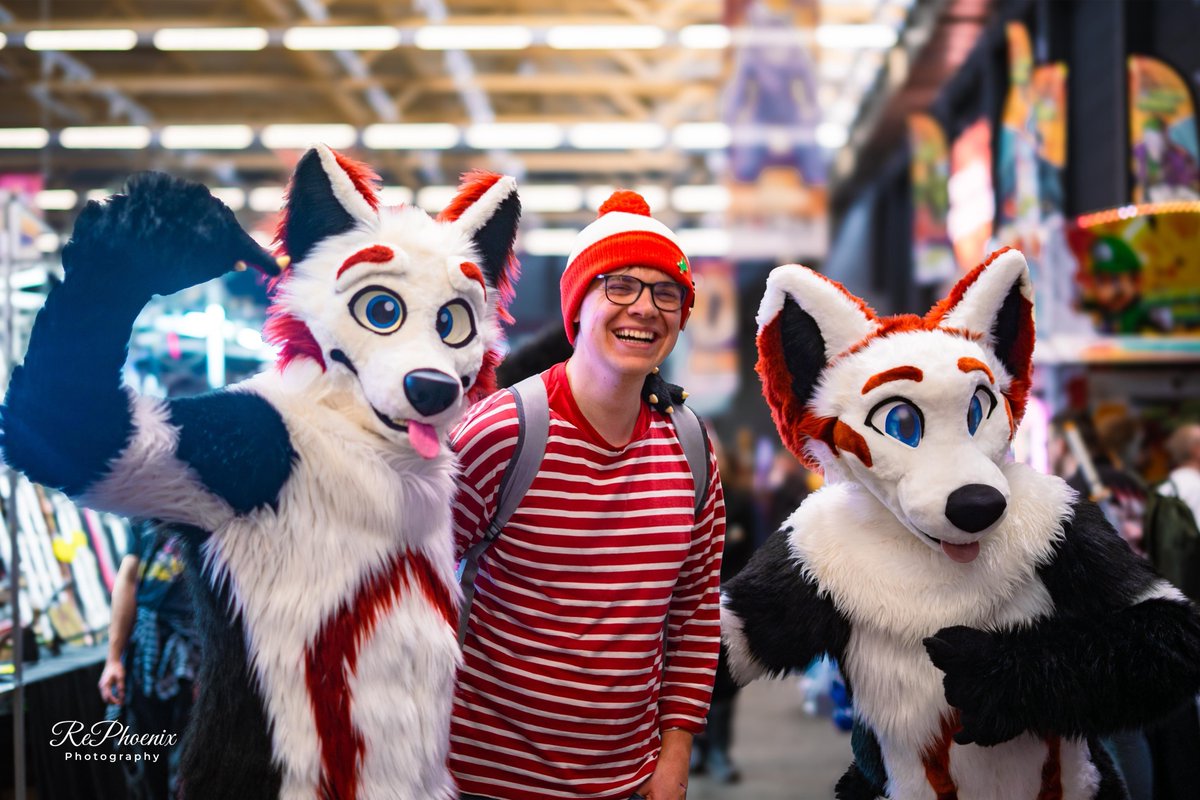 HypiTheFox's tweet photo. FINALLY, WE FOUND WALDO! 🔥 

🦊🦊 @senne_de_munck &amp; me
📸 @RePhoenix_ ❤️ 

#furry #fursuit #furryfandom #fursuiter #waldo #facts #fun #cosplay https://t.co/3GerIkNOVv