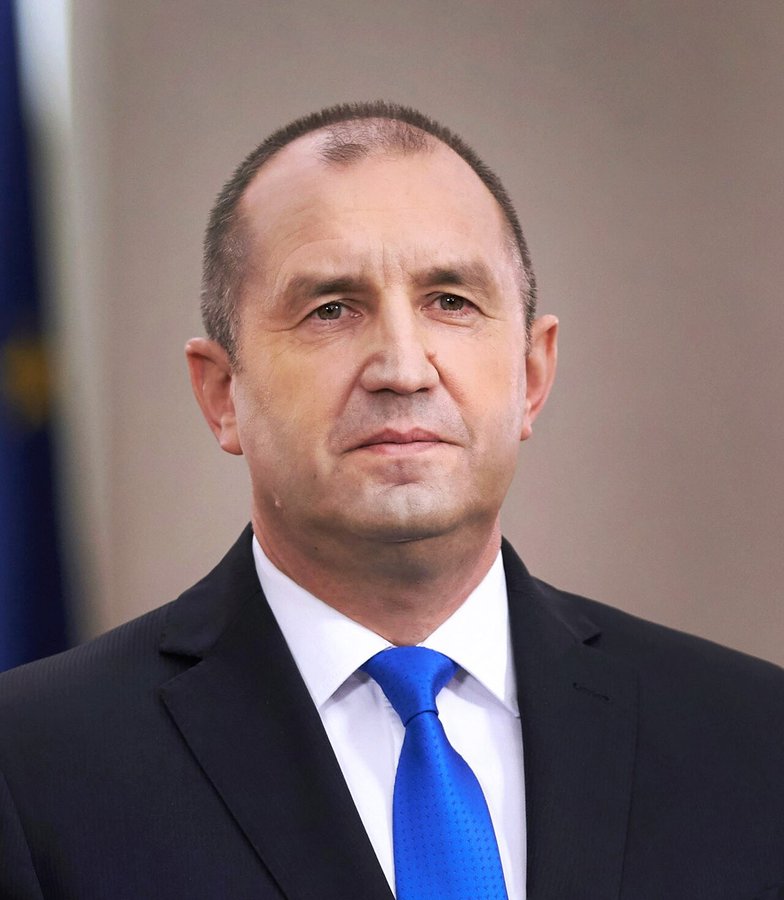 свет tweet media