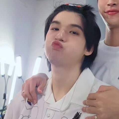 ยูกหมูตุวน้อยๆ🐷🥢