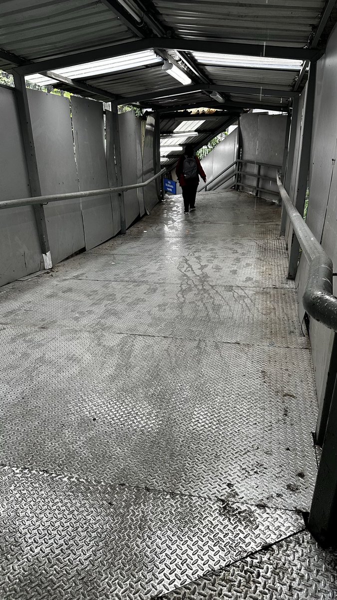 ccm168's tweet image. Disgusting disgraceful #plazarakyat #walkway #utc #pudu @NgaKorMing @hannahyeoh