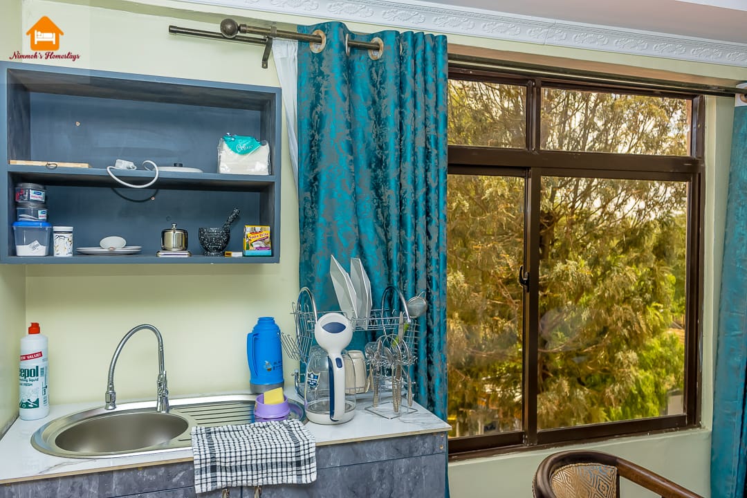 NimmohsHomeStay's tweet image. Visiting Nanyuki this week? Don’t forget to pack warm,the weather calls for it.

Good thing we’ve got you covered with extra duvets for that added comfort.

Stay warm in our Superior Studio from KES 3,000/night

DM | 📞 0746 236 567

#TipsTuesday #Nanyuki #NimmohsHomestays