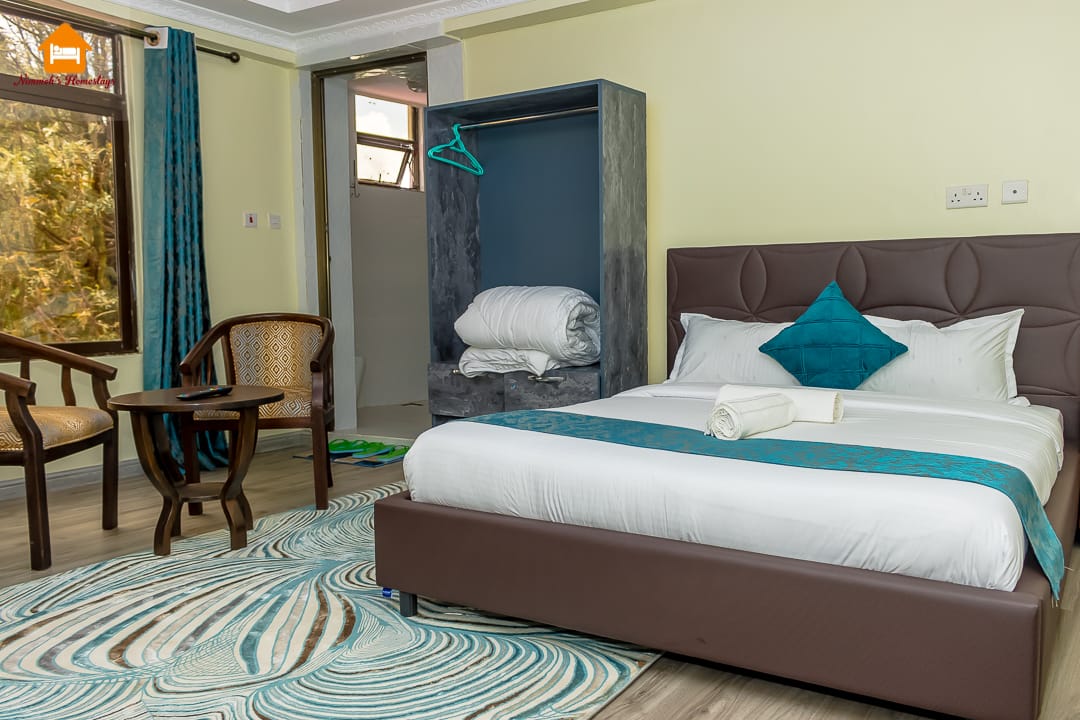 NimmohsHomeStay's tweet image. Visiting Nanyuki this week? Don’t forget to pack warm,the weather calls for it.

Good thing we’ve got you covered with extra duvets for that added comfort.

Stay warm in our Superior Studio from KES 3,000/night

DM | 📞 0746 236 567

#TipsTuesday #Nanyuki #NimmohsHomestays