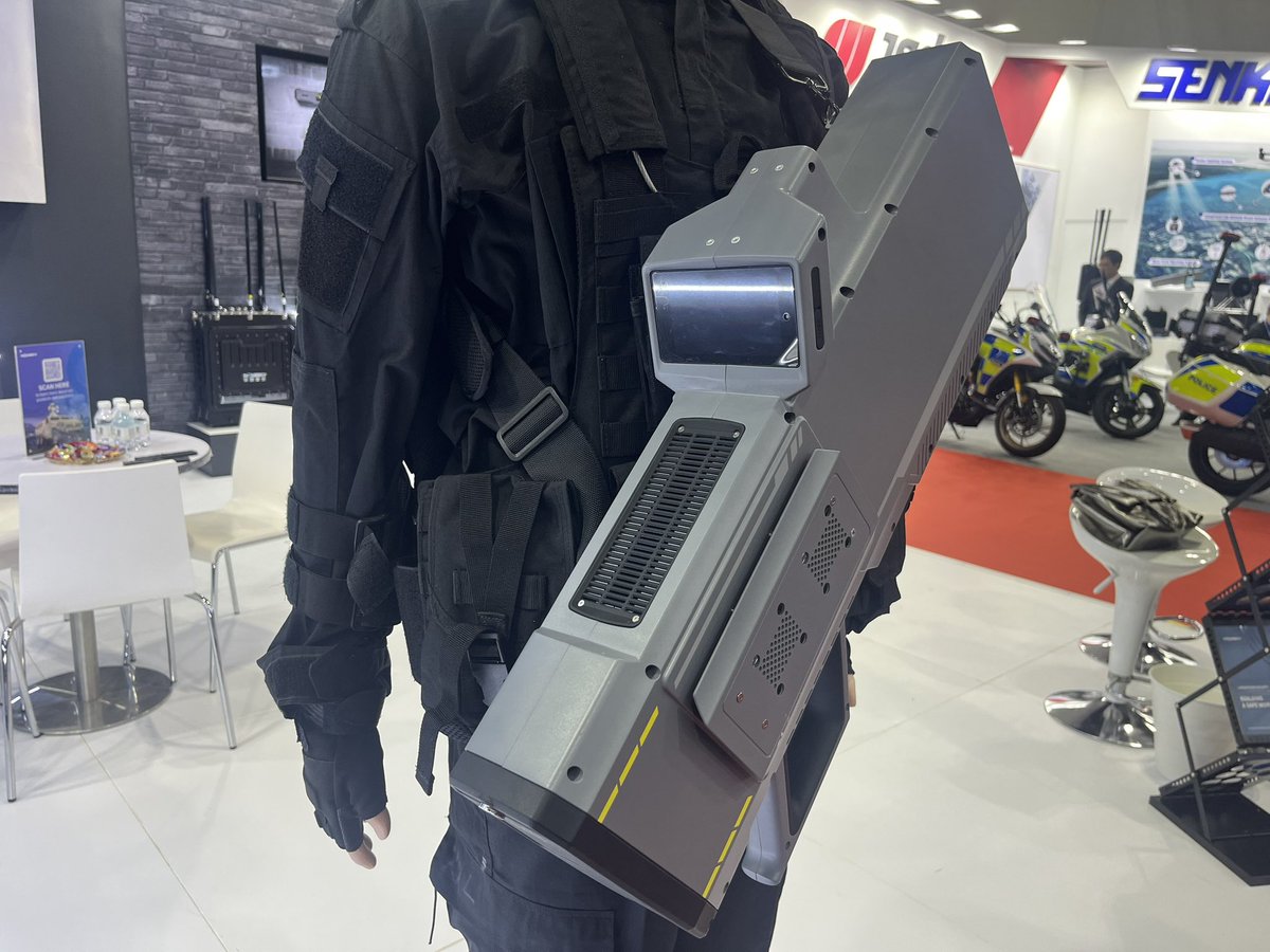 Defensehere Français tweet media