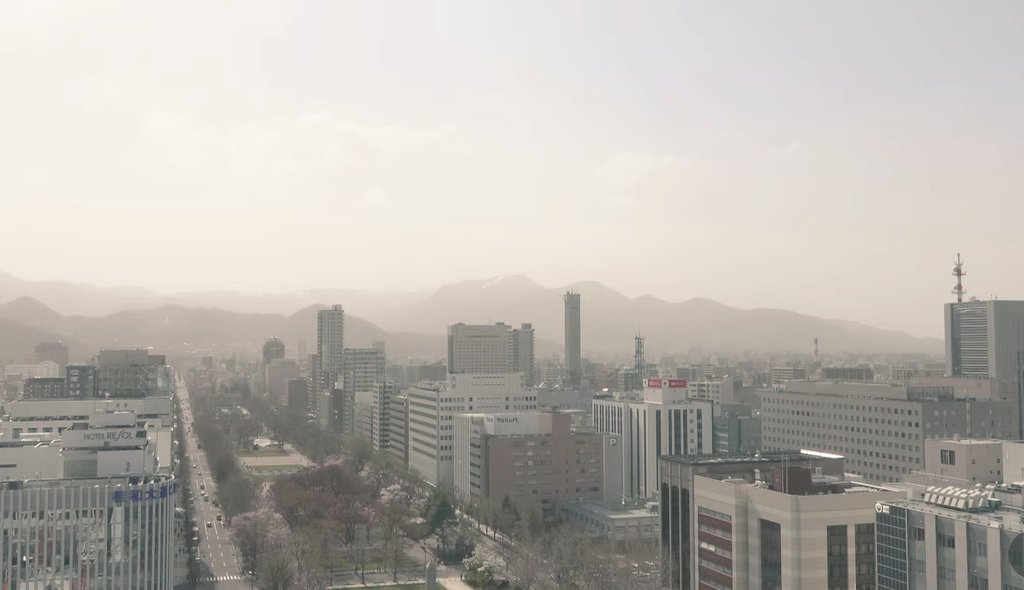 sapporolife2021's tweet image. 黄砂到着で白く煙る札幌😷
#札幌市 #黄砂