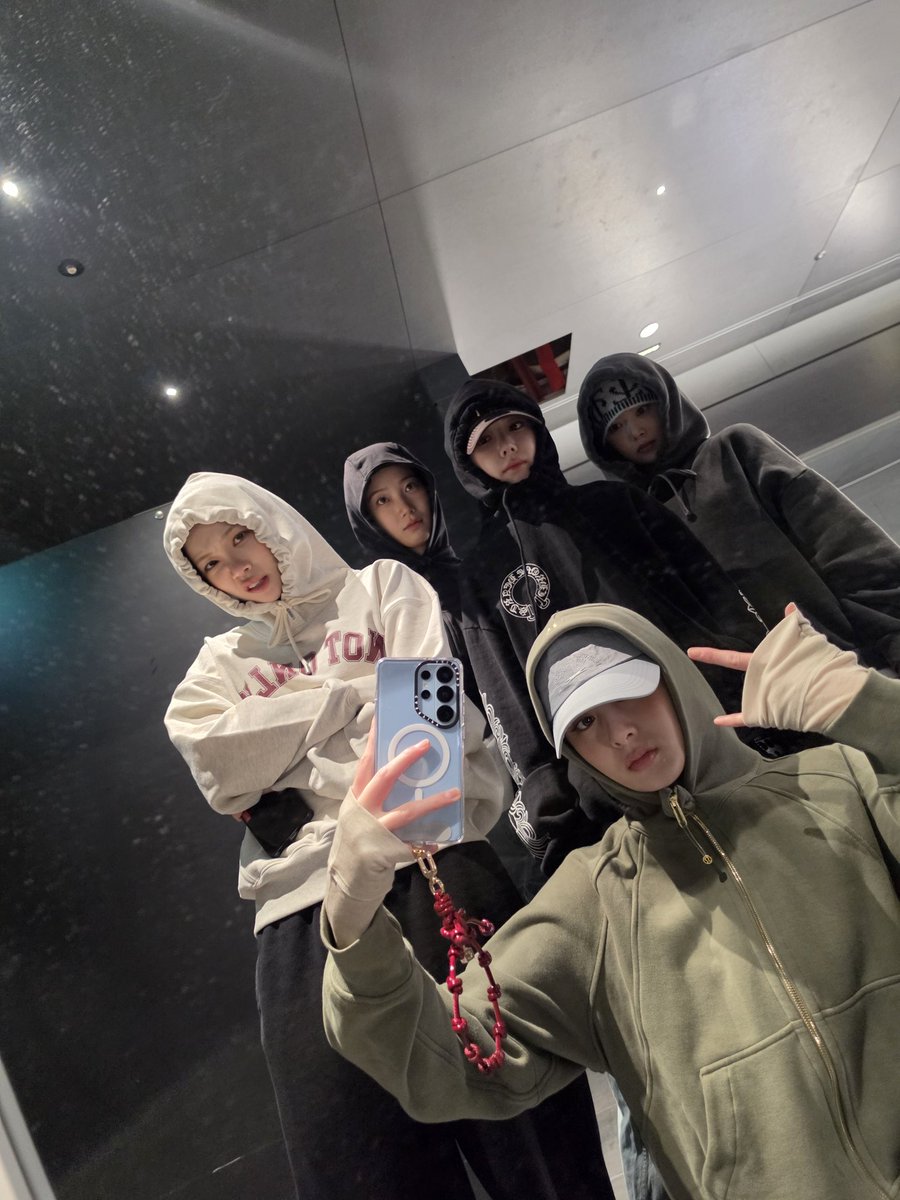 르세라핌 tweet media