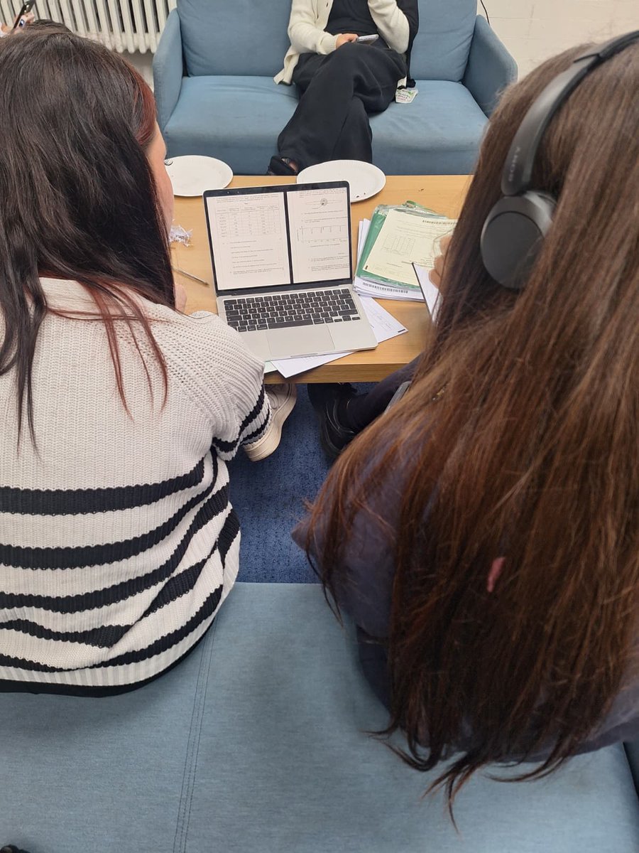 steps4change's tweet photo. We’re building thinkers, problem-solvers, and future innovators. 💡🔬
Every session is a step closer to turning curiosity into real-world impact. #STEMClub #FutureMinds https://t.co/vuSdaTlgKQ