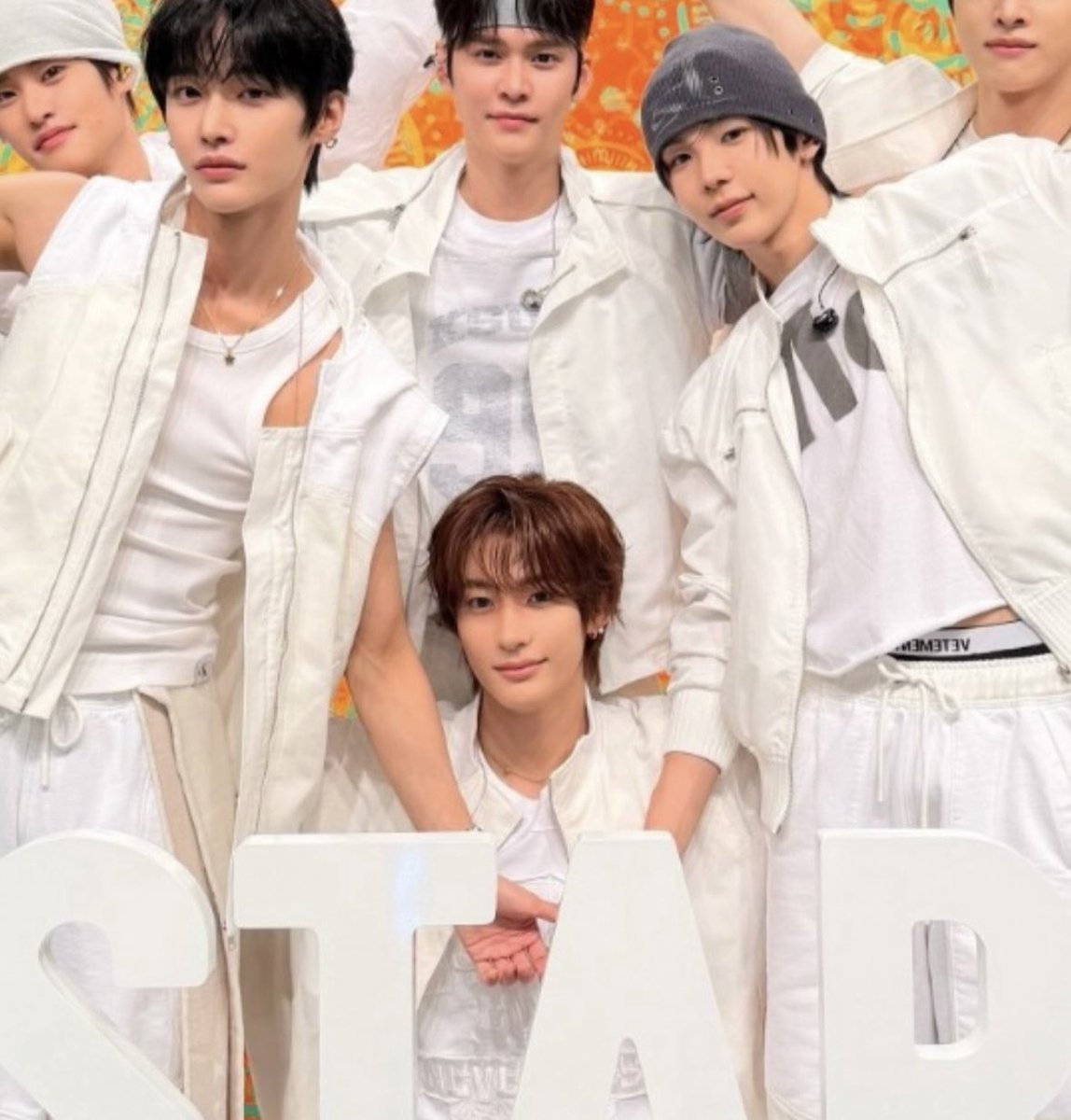 ねむり tweet media