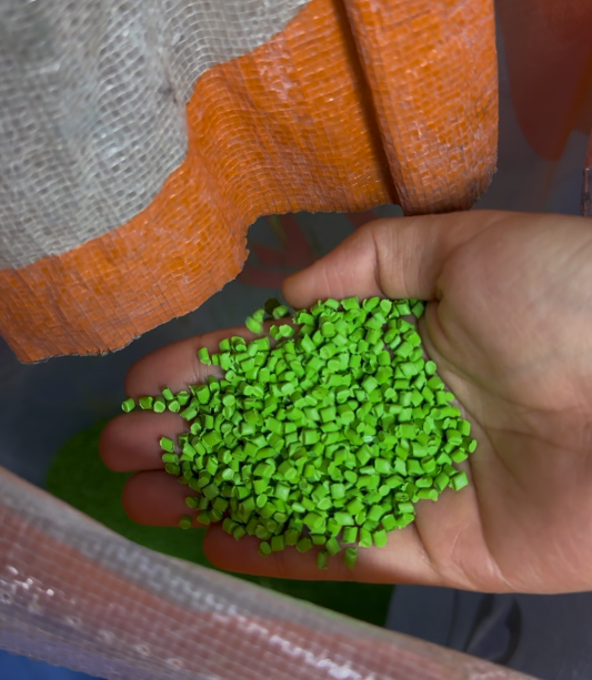 dy_masterbatch's tweet image. High-opacity white plastic masterbatch with even dispersion, widely used in plastic extrusion and injection molding. Contact us for product parameters.
#WhiteMasterbatch #PlasticColorant #InjectionMolding #PlasticGranule