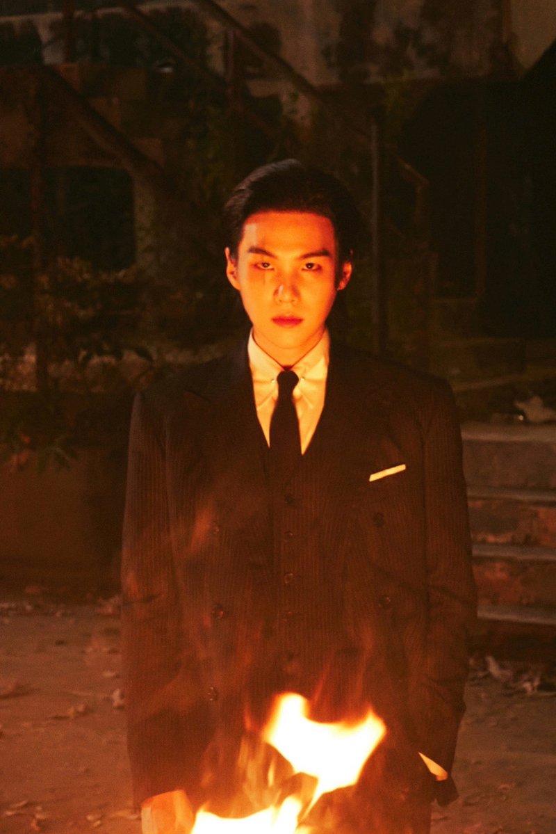 오늘은 슈가의 D-DAY 앨범 발매 3주년입니다!
오늘 하루, 아래 해시태그를 이용해 3주년을 함께 축하해주세요💙

#3년째우린DDAY
#3YearsWithDDAY
#아직도여전히디데이에살아
#슈가 #AgustD