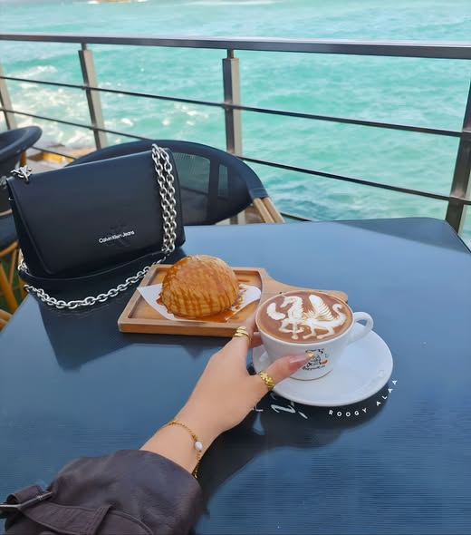 أحياناً إنفرادك بِذاتك ، نجاة 💙☕️