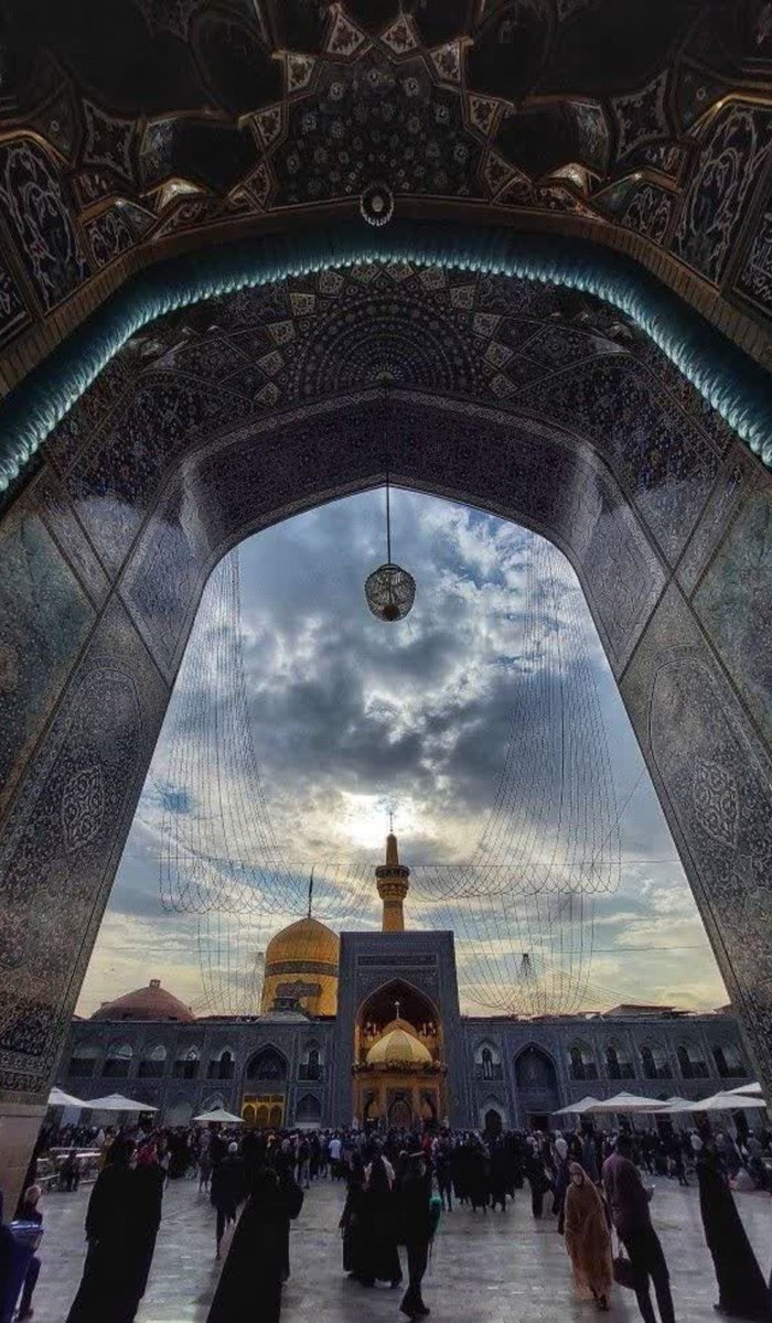 در گوشه ای از صحن و سرا جا بده مرا 
آیا دلم ڪم از دل آهو شـڪسته است؟؟ 
#برکت_ایران 
#ایران_امام_رضا