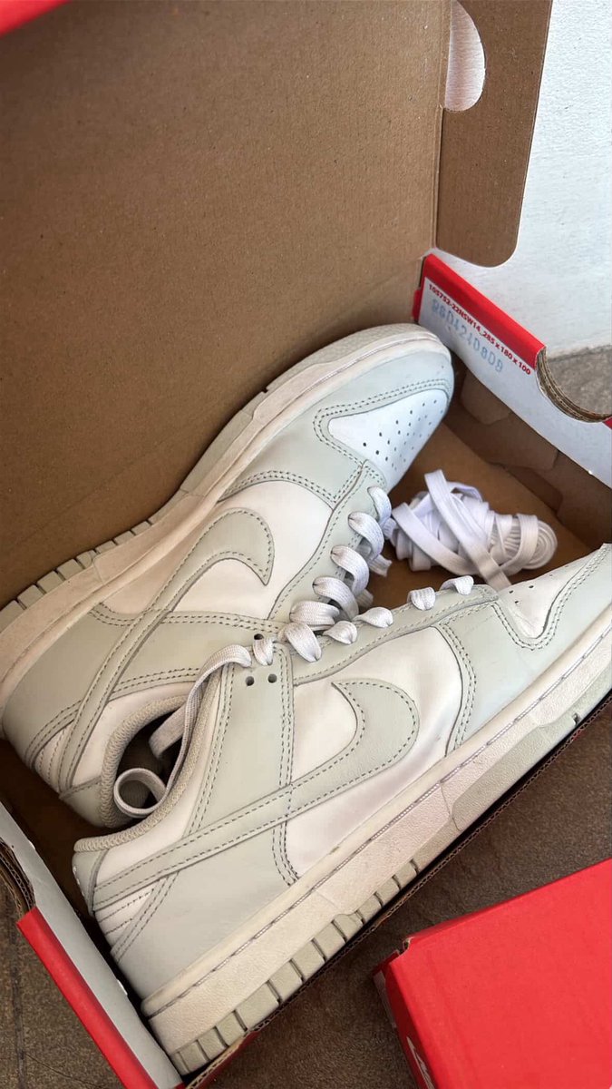 lak_s32278's tweet image. ปล่อย Nike Dunk Low แท้จากช็อป✨
ใส่ไม่กี่ครั้ง สภาพดีมาก มีกล่อง
Size 38 / US7
 🤍 2,500
🖤 2,800
ต่อรองได้ค่า ทักมาขอดูรูปเพิ่มได้เลย 🤏🏻
 พร้อมส่ง/ส่งแมสได้ 🚗
ig: plengrakkkkk 
#ส่งต่อ #Nike