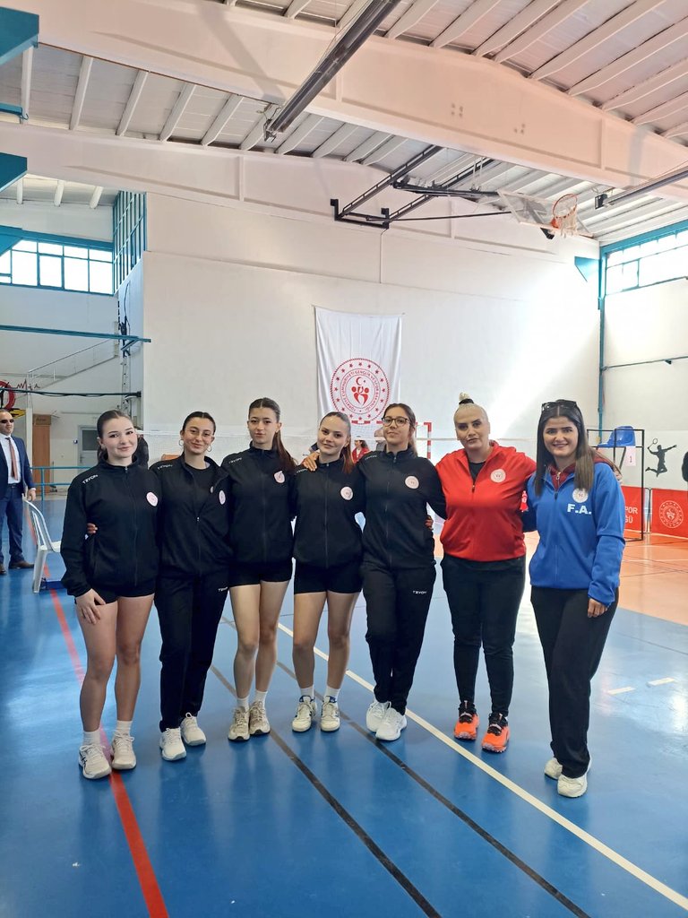 ManisaKYGM's tweet photo. 🏸 Hüma Hatun Yurdu 🏸
Yurtlig Badminton Bölge Turnuvası’nın ilk gününde oynanan karşılaşmalar sonucunda;
Kocaeli 4 – Manisa 1
Kütahya 0 – Manisa 5
skorlarıyla günü tamamladık.
Takımımıza, ilerleyen karşılaşmalarda başarılar dileriz.
#YurtLig https://t.co/wHsQ3YszeZ