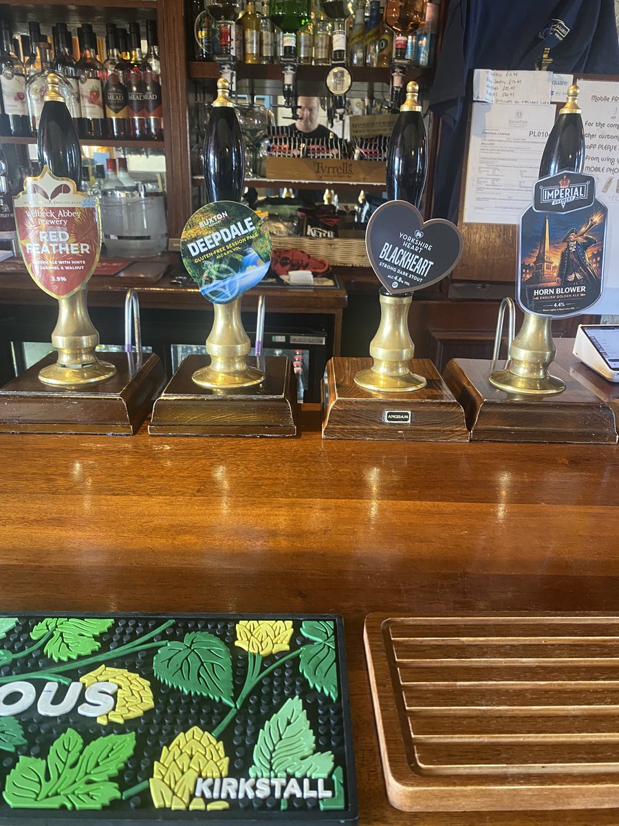 Mallard_Worksop's tweet image. #RealAle on Tuesday:
@WelbeckAbbeyBry Red Feather
@ImperialBrewery Horn Blower
@BuxtonBrewery Deepdale &amp;amp;
@Yorkshire_Heart Blackheart
Plus ciders from @thatchers_cider &amp;amp; @lilleyscider 
Card payments accepted
Outdoor seating available
Open 4-9pm