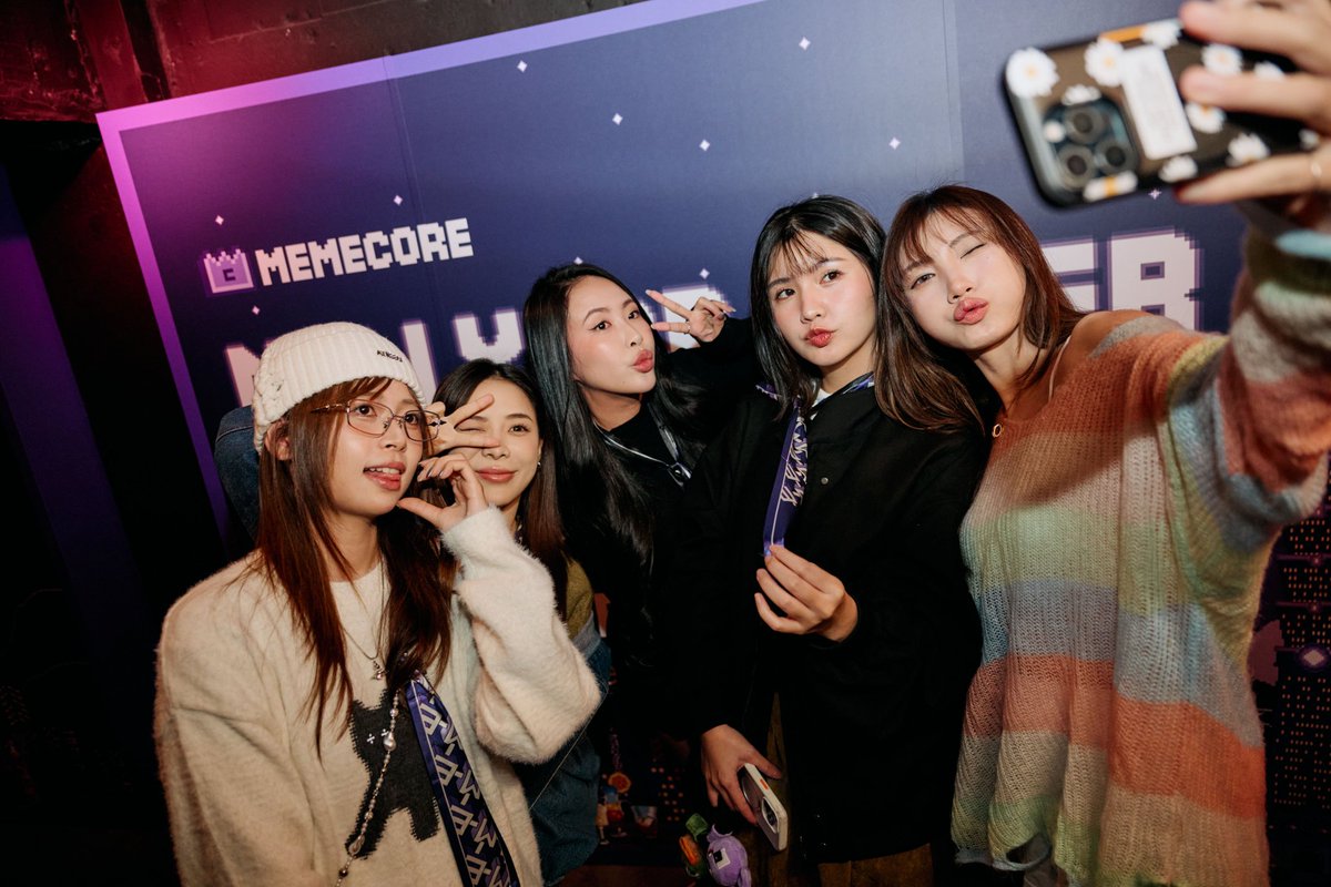 dra_gono87's tweet photo. MemeCore is all about real connections and powerful community vibes 🐜💜
From offline events to global meetups the growth is undeniable 
Stay Meme Stay Core. @MemeCore_M @MeCo_ICE

EVM: 0xcaB9e87B897c283b9861749fFdbdA22b77E1ffb8 https://t.co/aAn8LN6INi