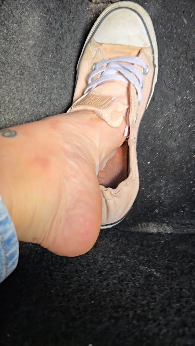 Sarahfeet06_love tweet media