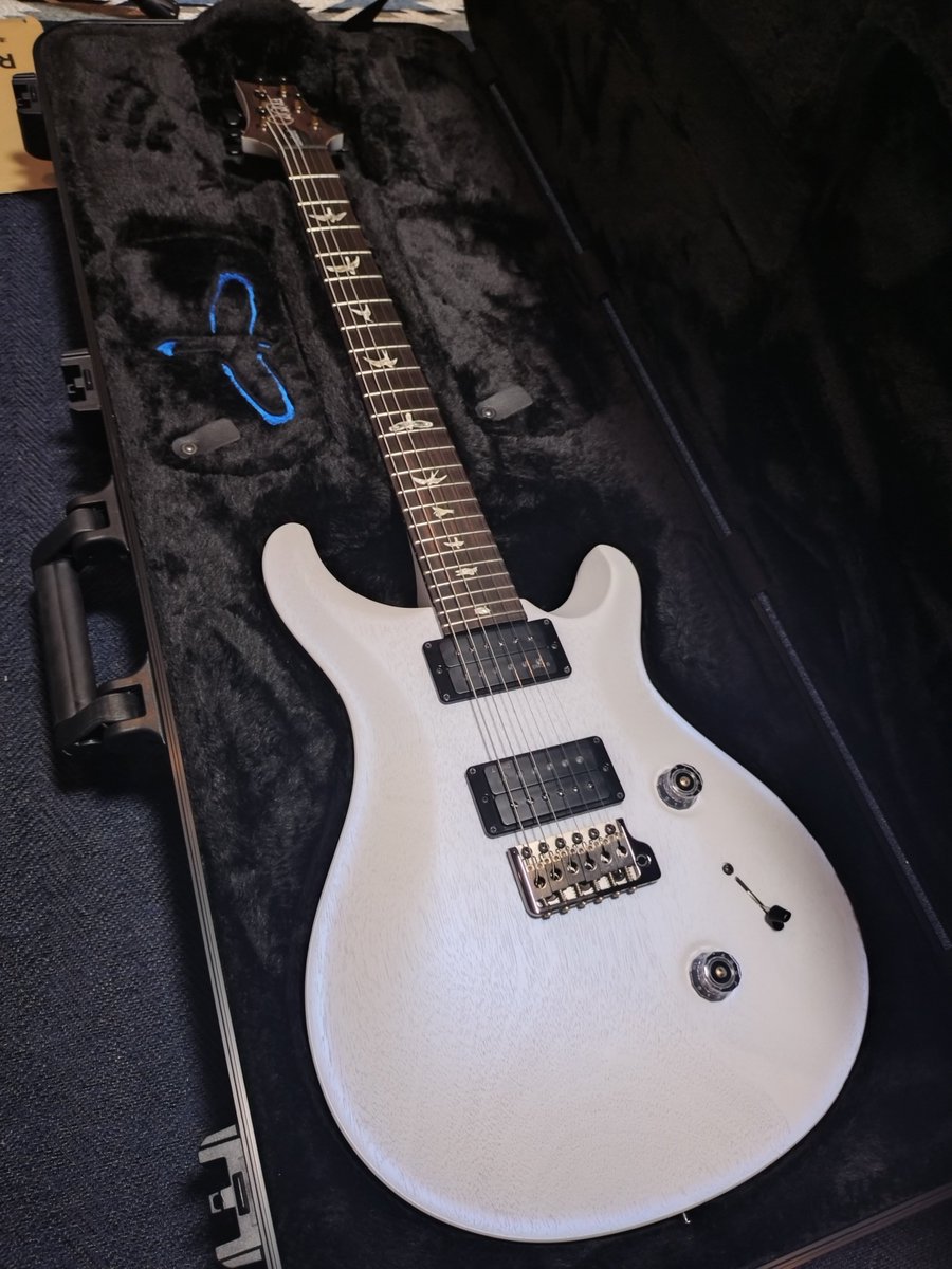 takman509's tweet image. はいやってきましたMNG...
Paul Reed Smith Standard24 Satin
パールホワイト、光が当たるとほんのり青みがかってなんとも神秘的⛪️

#エレキギター #paulreedsmith #PRS