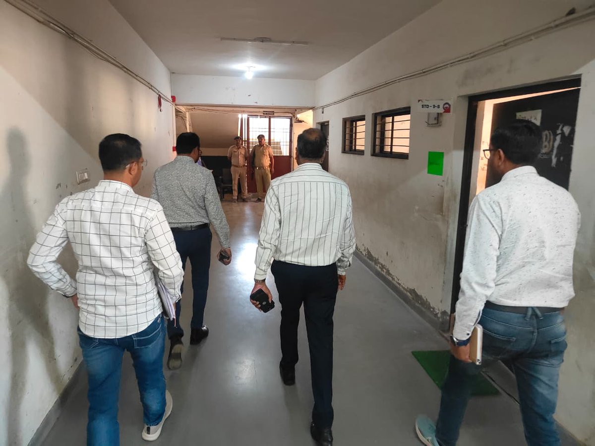 CollectorVT's tweet photo. આગામી સમયમાં યોજાનાર સ્થાનિક સ્વરાજયની ચૂંટણીઓને અનુલક્ષીને તૈયાર કરવામાં આવેલ  દિયોદર તાલુકા ખાતેના સ્ટ્રોંગ રૂમની મુલાકાત લઈ રીસીવીંગ-ડીસ્પેચીંગની કામગીરીના આયોજનનું નિરીક્ષણ કરવામાં આવ્યું   #LocalBodyElection2026 https://t.co/WwDLkYaHBF