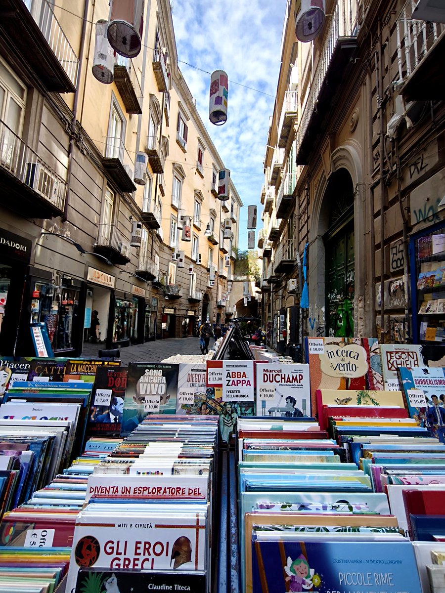 UnaCertaCarmen's tweet image. Buongiorno!
Port'Alba #Napoli