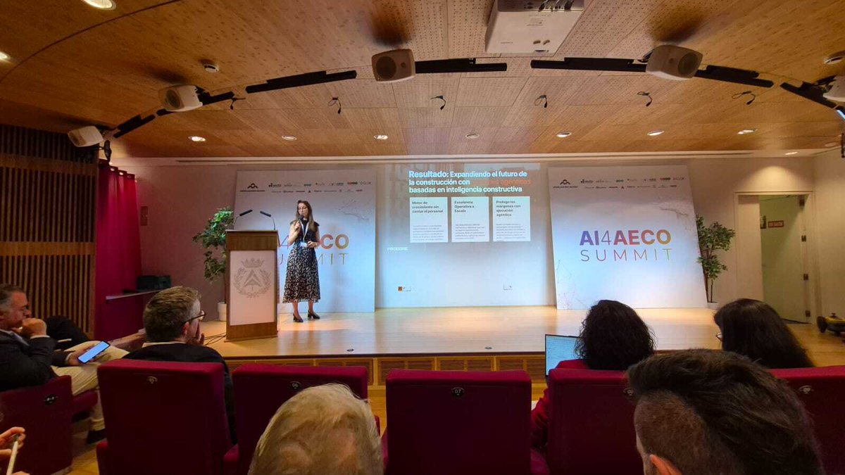 aediProyectos's tweet photo. La semana pasada estuvimos en #AI4AECO, el primer congreso de Inteligencia Artificial aplicada al sector AECO 🤖

Desde #AEDIP queremos agradecer la organización de este evento y felicitar tanto al equipo organizador como a todos los ponentes por el valor aportado.

#IA #AECO https://t.co/Fra2sx8o7d