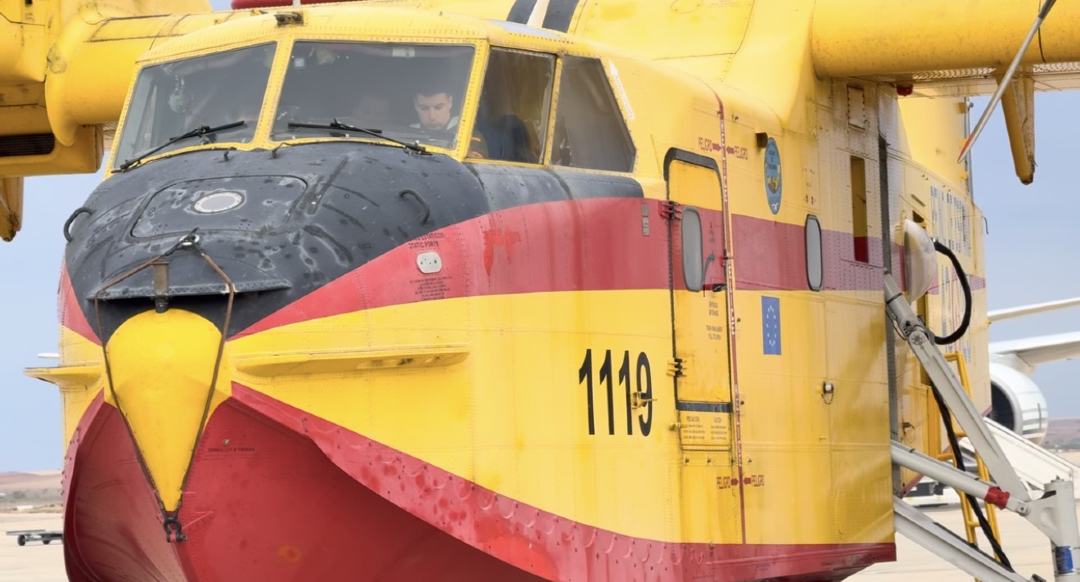 ¡Buenos días, aviadores! 👋🏼

Ningún aviador vuela solo.

Detrás de cada misión hay tripulaciones, mecánicos, operadores y equipos en tierra trabajando como una sola unidad.

Porque en aviación, el éxito siempre es colectivo.