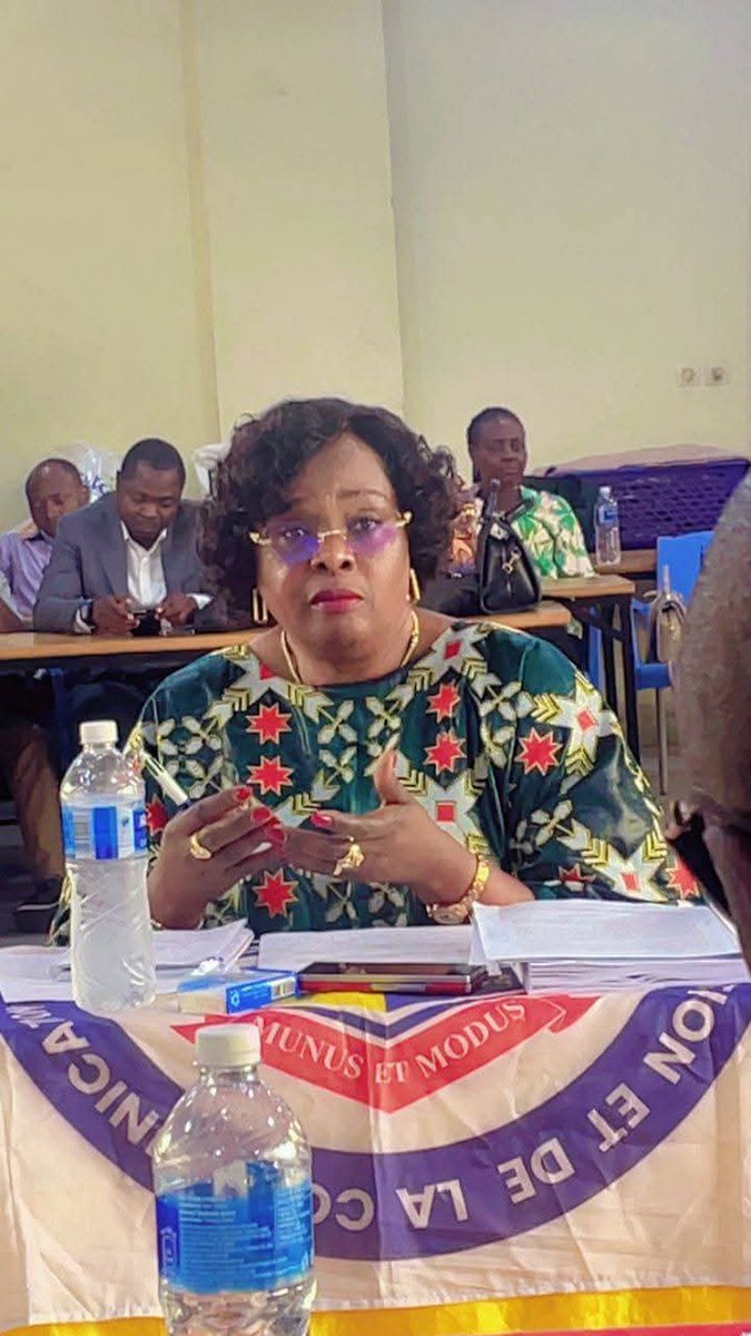 🌹HONNEUR MERITANT: La persévérance et la détermination renforcent l’utilité d’une personne dans sa communauté. En soutenant son mémoire de DEA, le 13/04/2026, à Kinshasa; la DG/RTNC, Mme Sylvie Elenge illustre ces valeurs et honore la place des femmes dans le monde scientifique