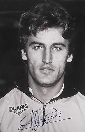 OManiaque tweet media