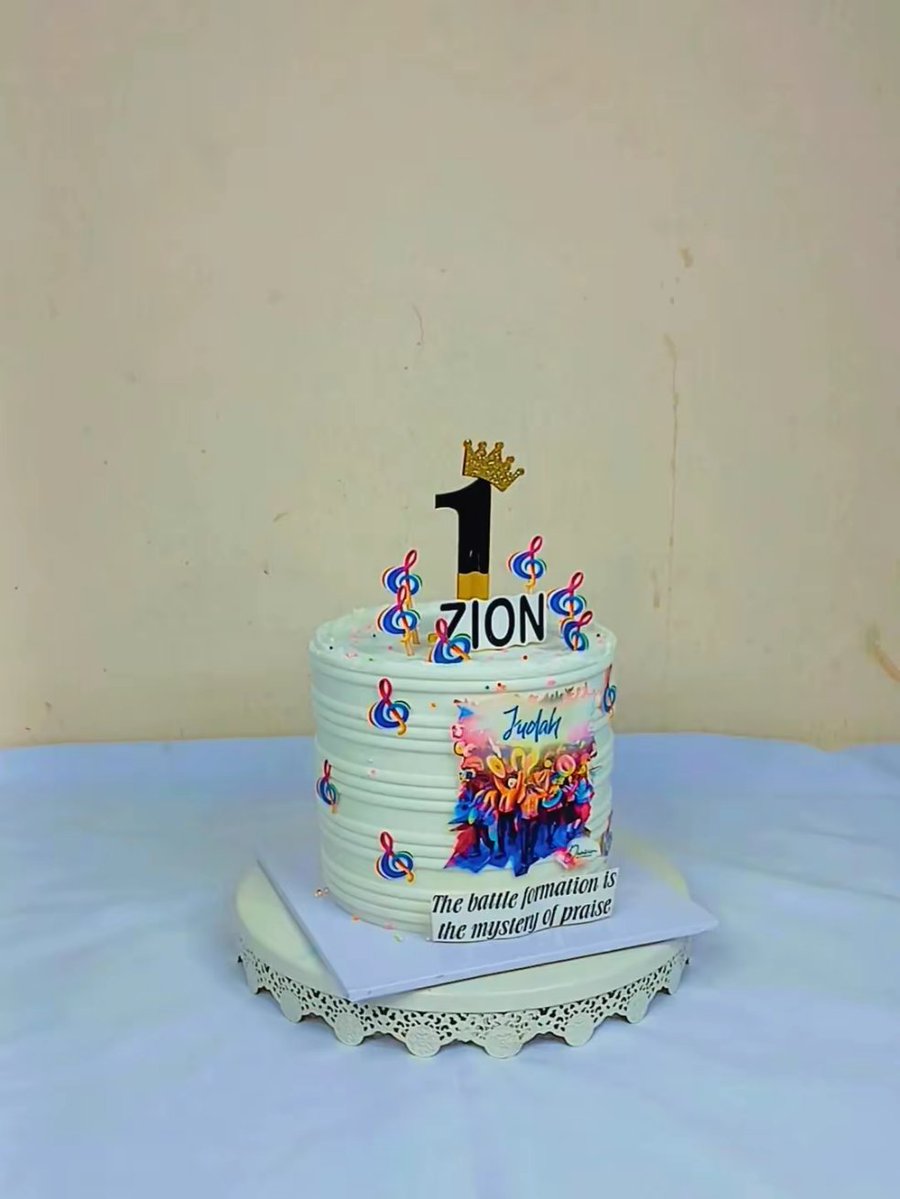 KaygoldBakery's tweet image. Happy New Week, Esteemed FamClients 🤗 

Plug us in on your Budget and Bespoke celebration cakes orders 💯

➖ ➖ ➖ ➖ ➖ 
For fast reply and to place your order:
WHATSAPP BUSINESS LINE 08066591838 
➖ ➖ ➖ ➖ ➖
#kaygoldbakery #cakesinilorin #cakedecorating  #ilorinvendors