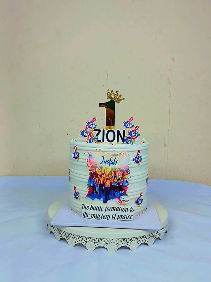 KaygoldBakery's tweet image. Happy New Week, Esteemed FamClients 🤗 

Plug us in on your Budget and Bespoke celebration cakes orders 💯

➖ ➖ ➖ ➖ ➖ 
For fast reply and to place your order:
WHATSAPP BUSINESS LINE 08066591838 
➖ ➖ ➖ ➖ ➖
#kaygoldbakery #cakesinilorin #cakedecorating  #ilorinvendors