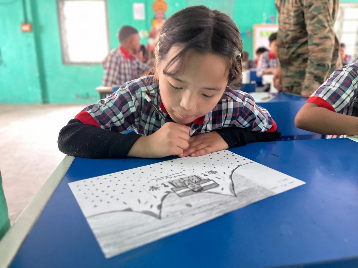 Spearcorps's tweet image. 𝗞𝗻𝗼𝘄 𝗬𝗼𝘂𝗿 𝗔𝗿𝗺𝘆

Dao Division under #SpearCorps conducted the Know Your Army campaign from 16–18 April at PM SHRI Kendriya Vidyalaya, Hayuliang, #ArunachalPradesh, featuring various activities and inspiring young minds about the #IndianArmy.

Dao Division ने