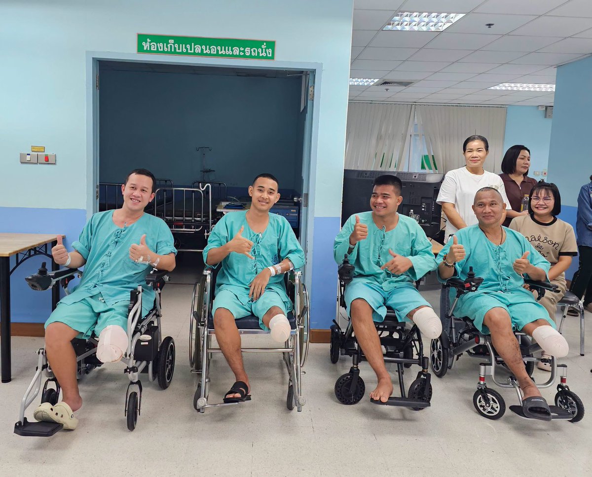 แม้ว่าใครเขาจะลืมเรา แต่เราจะไม่ลืมกัน

#ทหารกล้า #ทหารไทย #ทหารแนวหน้า
#ทหารมีไว้ทำไม #ทหาร #ไทยกัมพูชา
#ปราสาทตาควาย #เนิน350
#ชายแดนไทยกัมพูชา