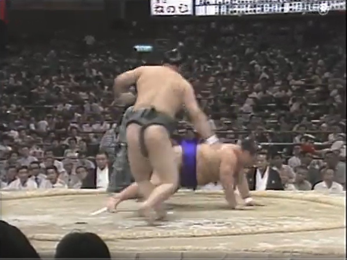 日本相撲ヴィンテージ アーカイブ場所】 昭和60年七月場所 十一日目。 西幕下5枚目の大鷹は