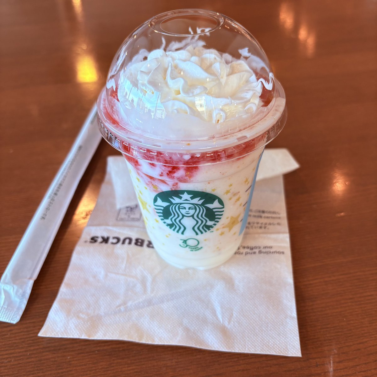 kiku1509's tweet photo. スタバ、メロンに続き、
THE フラペチーノ®of フルーツーオンート
ップーヨーグルト with クラッシュナッツ飲んできました！
ヨーグルト甘くてスッキリ美味しい〜
あと、加賀ほうじ茶無くなる前に飲みにいきたい！
#すたば 
#THEフラペチーノ https://t.co/DvesEjPbYu