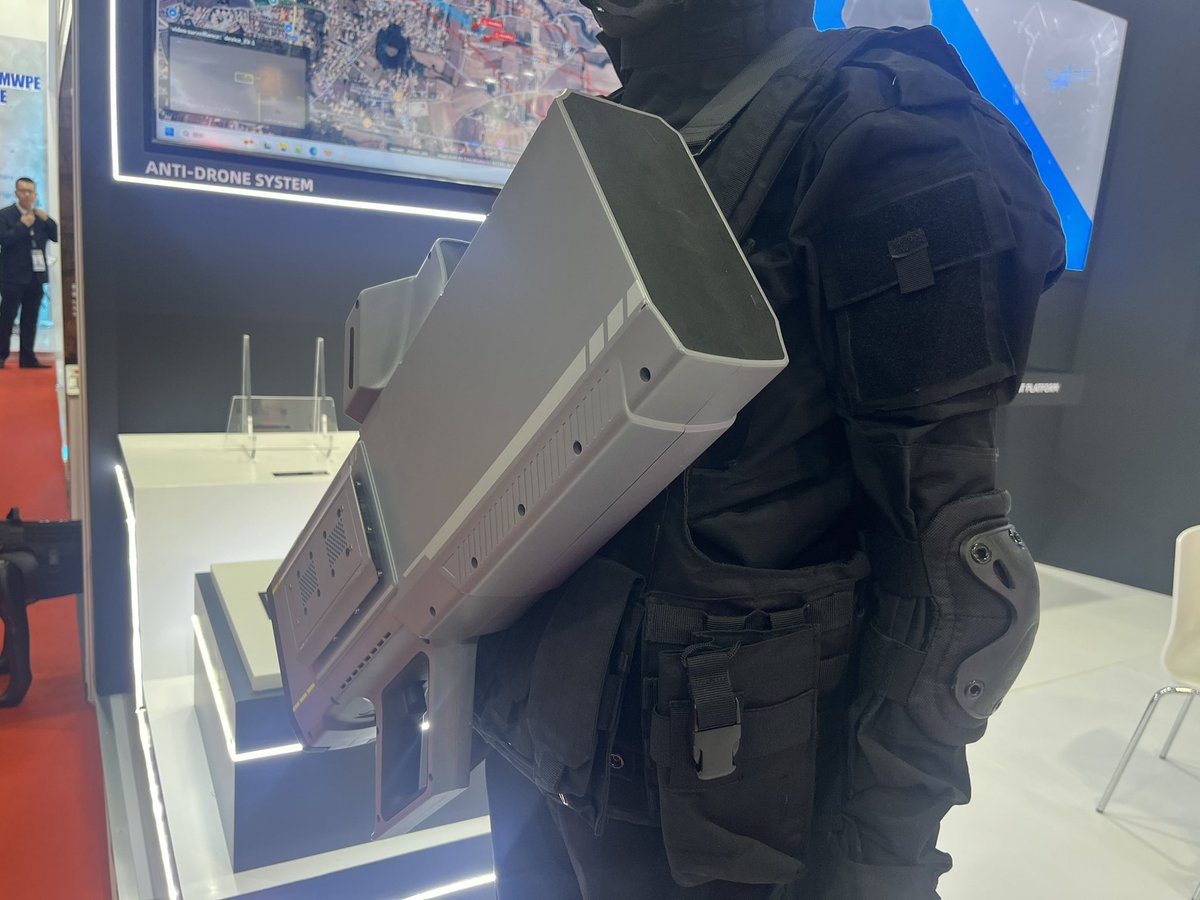 Defensehere Français tweet media