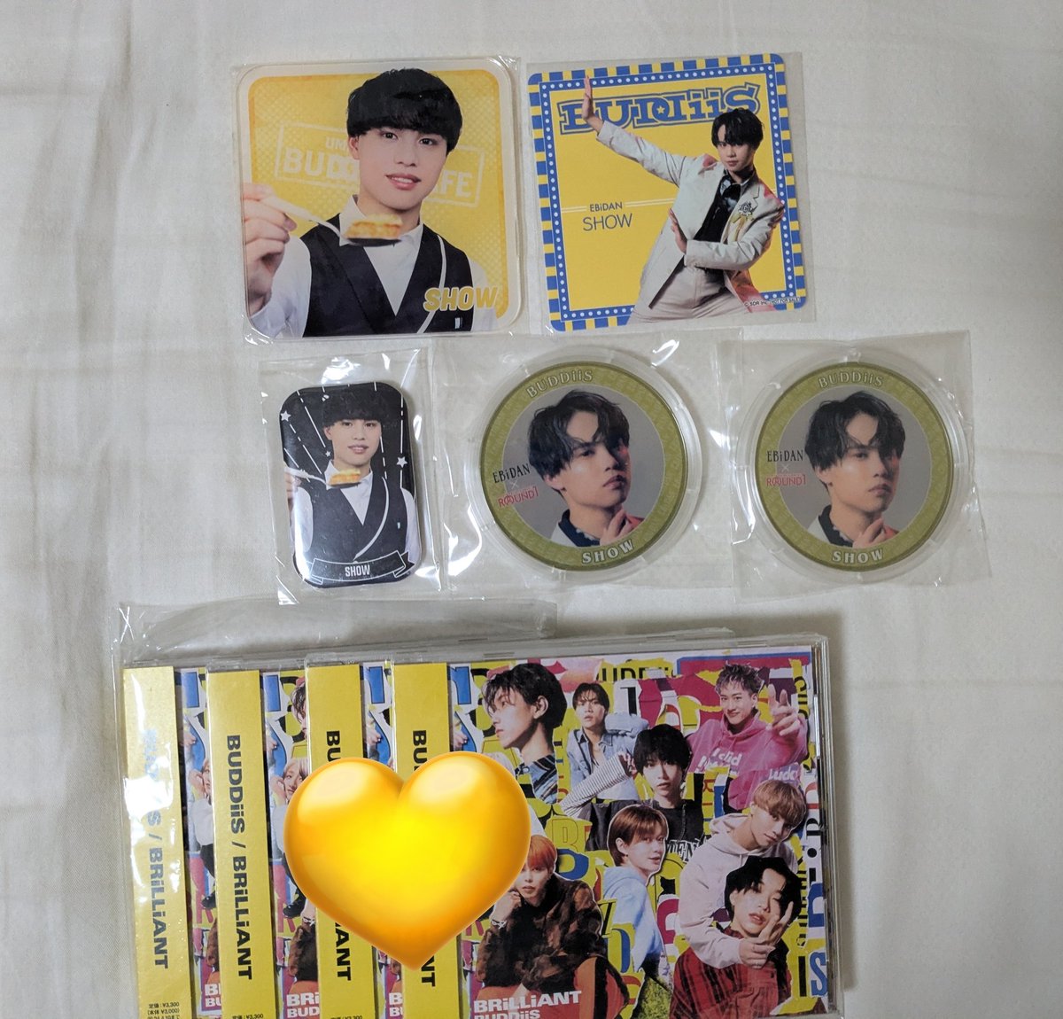 ___20011023's tweet photo. EBiDAN グッズ交換
譲）以下画像（M!LK 吉田仁人 他/BUDDiiS SHOW）
※ALT確認お願い致します

求）髙田彪我関連>>柴崎楽関連>>買取（ご提示ください）
📦都内手渡しor郵送（差額支払い）

︎🌟検索からもお気軽にお声がけ下さい

EBiDAN交換 M!LK譲 BUDDiiS譲 Sakurashimeji求  スパドラ求 https://t.co/cLkmRakogX