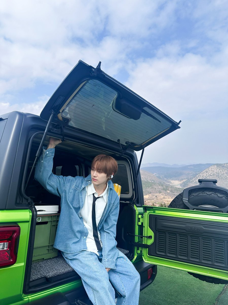 youhgjun's tweet photo. I’ll meet you somewhere between the waves and a melody. Let’s have a quiet little date by the sea, shall we? https://t.co/04d6HrTCor