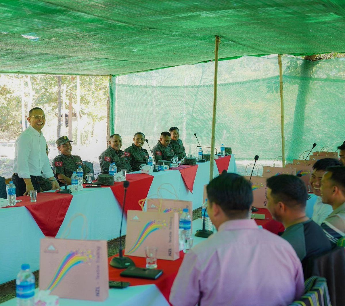 MizzimaNews's tweet image. AA ထံမှ အုပ်ချုပ်ရေးနှင့် တပ်တည်ဆောက်မှုများ လေ့လာသင်ယူဟု ချင်းတပ်ဆို 
website link &amp;gt;&amp;gt; bur.mizzima.com/2026/04/21/882…
#ချင်းပြည်နယ်
#AA
#ပြည်တွင်းသတင်း
#Mizzima