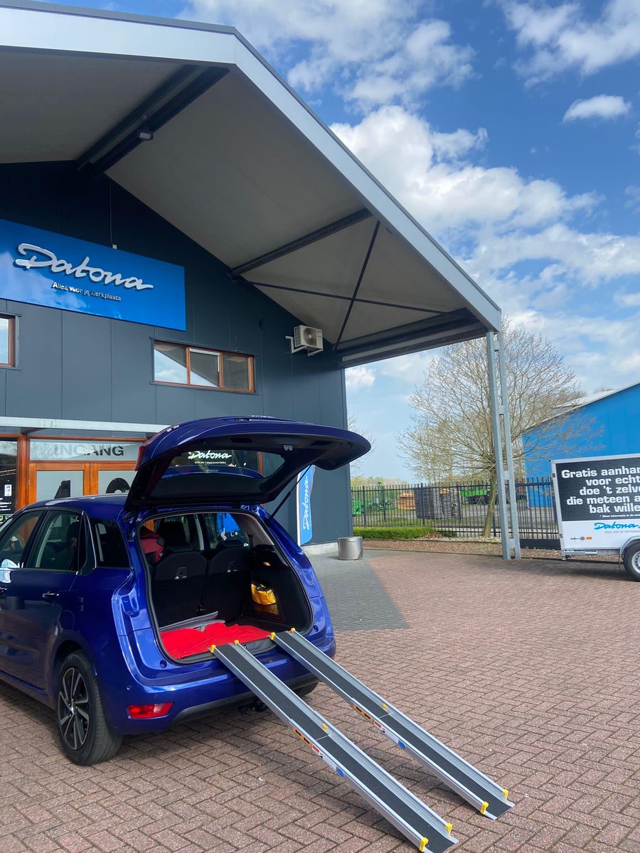 DatonaNL's tweet photo. Praktisch, compact en direct inzetbaar 🔧
Onze uitschuifbare aluminium oprijplaten laten precies zien waar gemak in zit: compact mee te nemen, snel op z’n plek en direct klaar voor gebruik. Mooi om te zien hoe klanten onze producten in de praktijk inzetten. #datona #oprijplaten https://t.co/6Bu23qqZS4