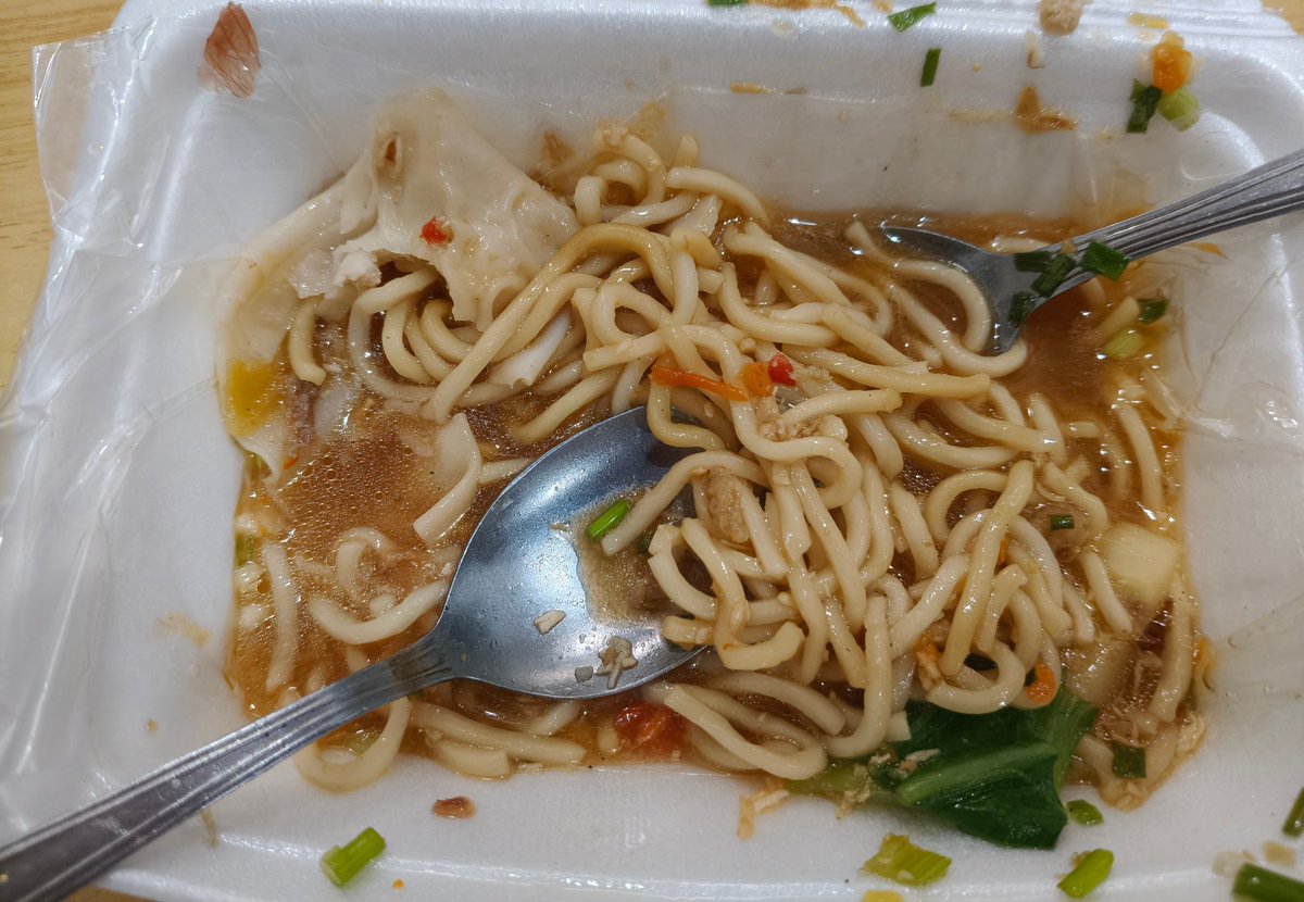 sateayim's tweet photo. Bukan lagi sendok x garpu. Sendok x sendok https://t.co/8leVasf4IH