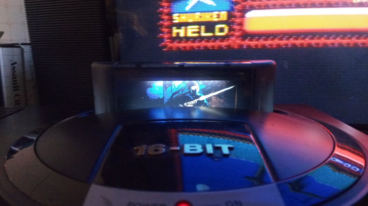 maxtex74's tweet image. Arrivato dopo un anno la cartuccia con BOX completo si SABOTEUR! by Clive Townsend ,versione #Megadrive da parte della @filipe_r_veiga della Teknamic .
Carina l'idea del LED luminoso nella cartuccia che da l'effetto finestra o mini santuario illuminato #retrogame #16bit #Sega