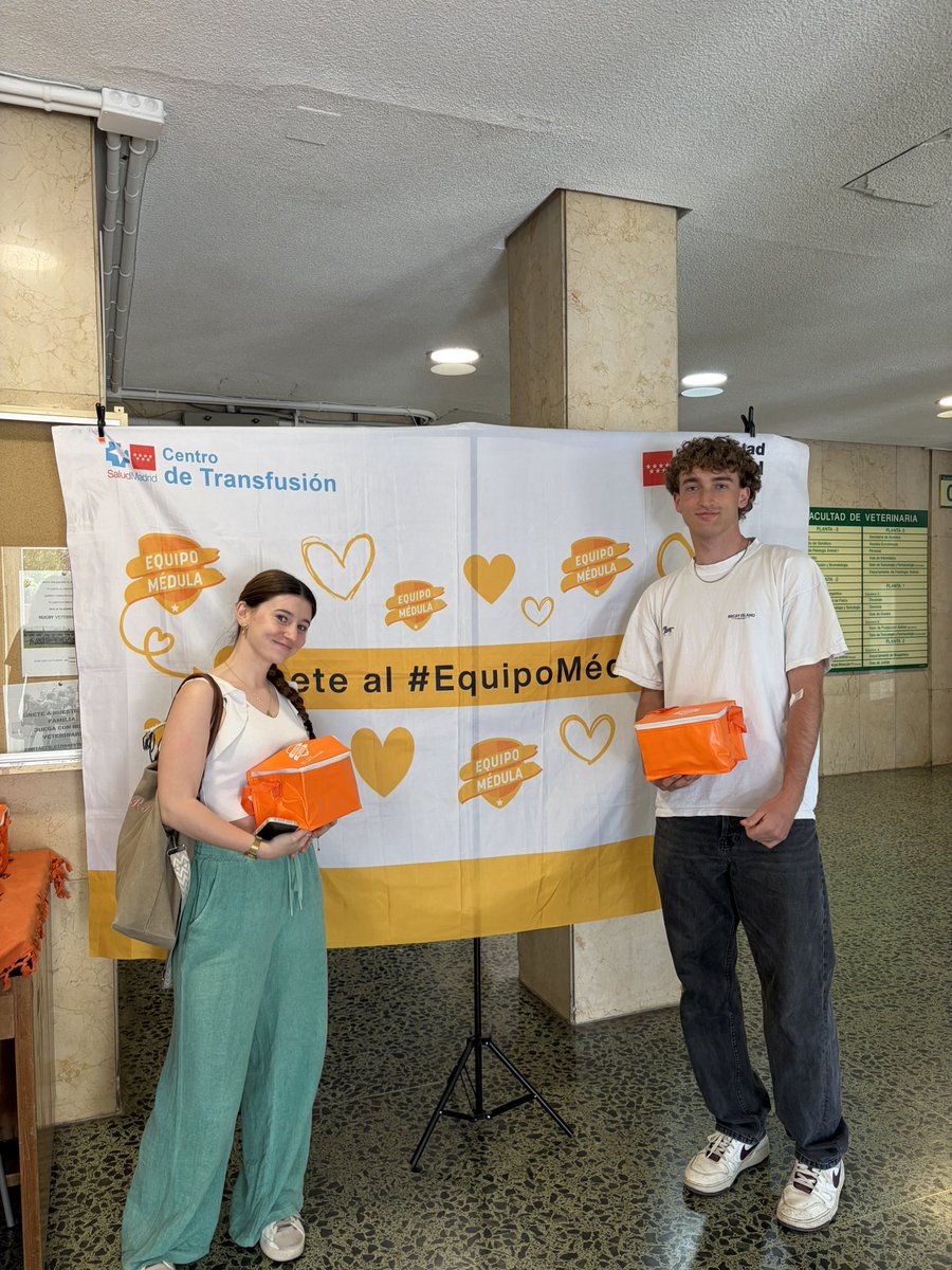EquipoMedula's tweet image. 🐾 Ayer llegamos a la Facultad de Veterinaria de la @unicomplutense. Qué gente tan maja, cercana y bonita.

Juntos venimos a hacer algo enorme: salvar vidas y dar esperanza. 🧡

#EquipoMédula #MadridDonaMédula #UCM #CompatiblesConLaVida