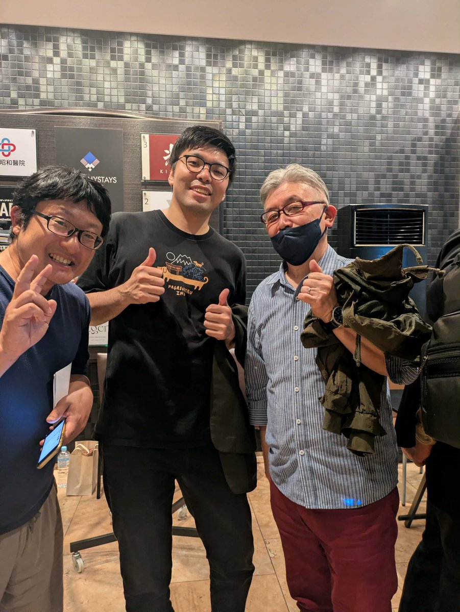 QIl1WSgFaN99132's tweet image. いま注目してるドラマーさん「濵田省吾」さんのライブを見に行ったらところ、同じシンバルを落札をしようとして最後までせった仲だと判明(ちなみに競り落としたのはボクw)！
世間は狭い！ww
#濵田省吾 #drums #jazz