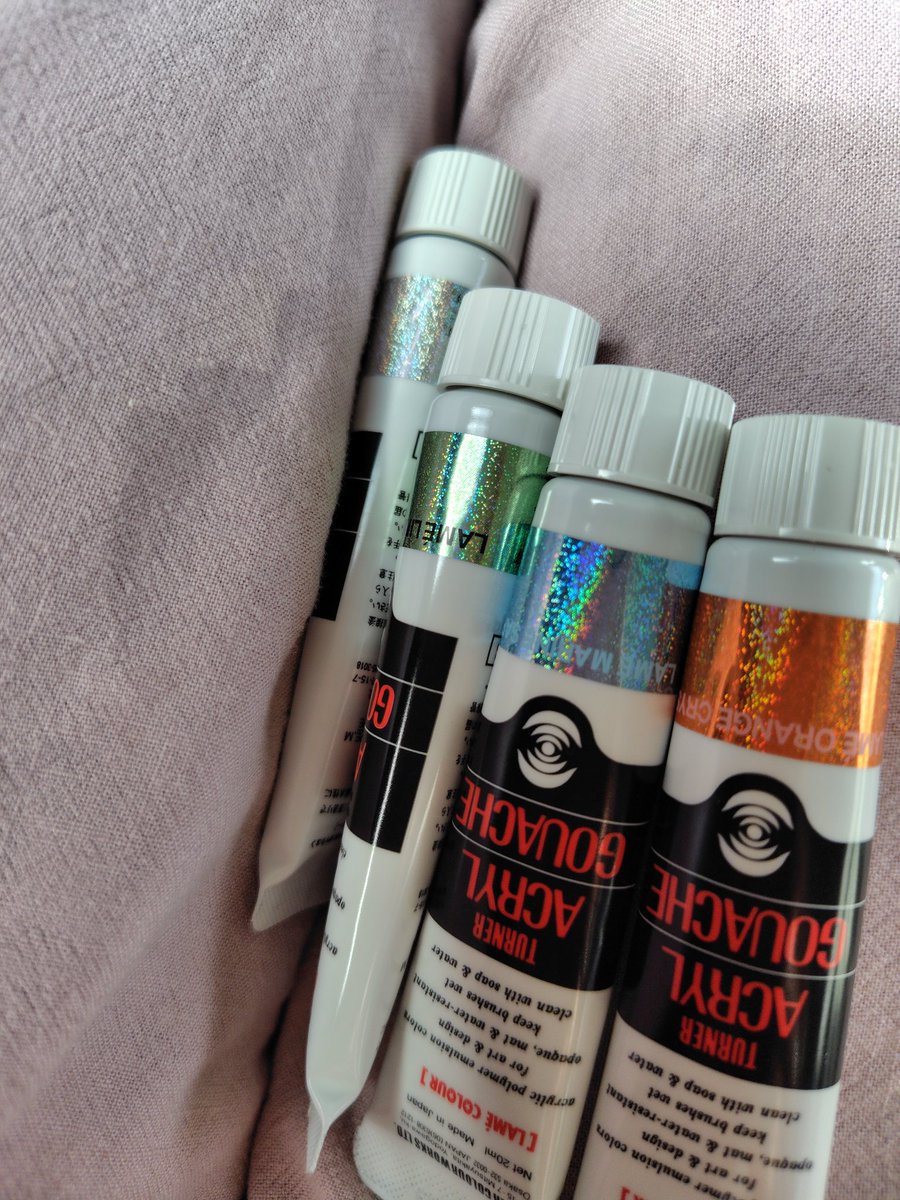 画材屋さん　行って来ました☆
あしたは、私が３年前に創った絵本を読んでいる動画を流す予定でしたが、咳と鼻水が出る為に、おともだちとランチや、カフェでYouTube流す作業が出来なくなりました
　なかなか、風邪が完治しなくて困っています😓😢おともだち·たのしみにして下さっていた方ごめんなさ